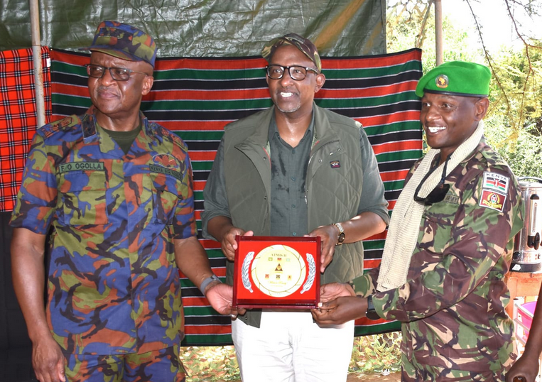 CS Duale, Ogolla Visit KDF Troops in Somalia.